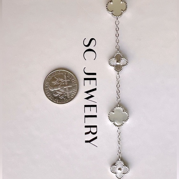 Petite Clover Bracelet Mother of Pearl & Silver Color Double Sided - Picture 6 of 10